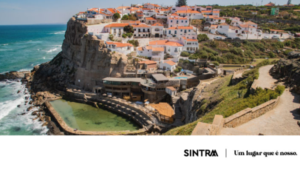 Azenhas do Mar considerada um tesouro de Sintra na Sapo Viagens